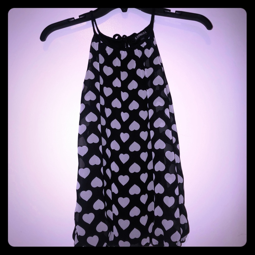 2/$10🛍Express Heart Top - Picture 2 of 5